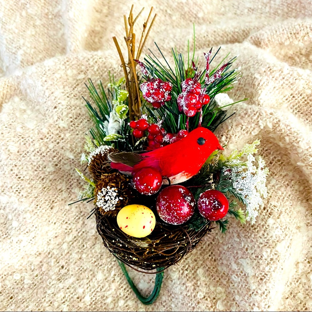 Bird / nest small winter decor